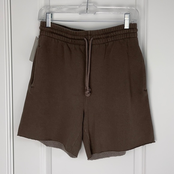 Aritzia Pants - NWT Aritzia TNA Silverton Shorts